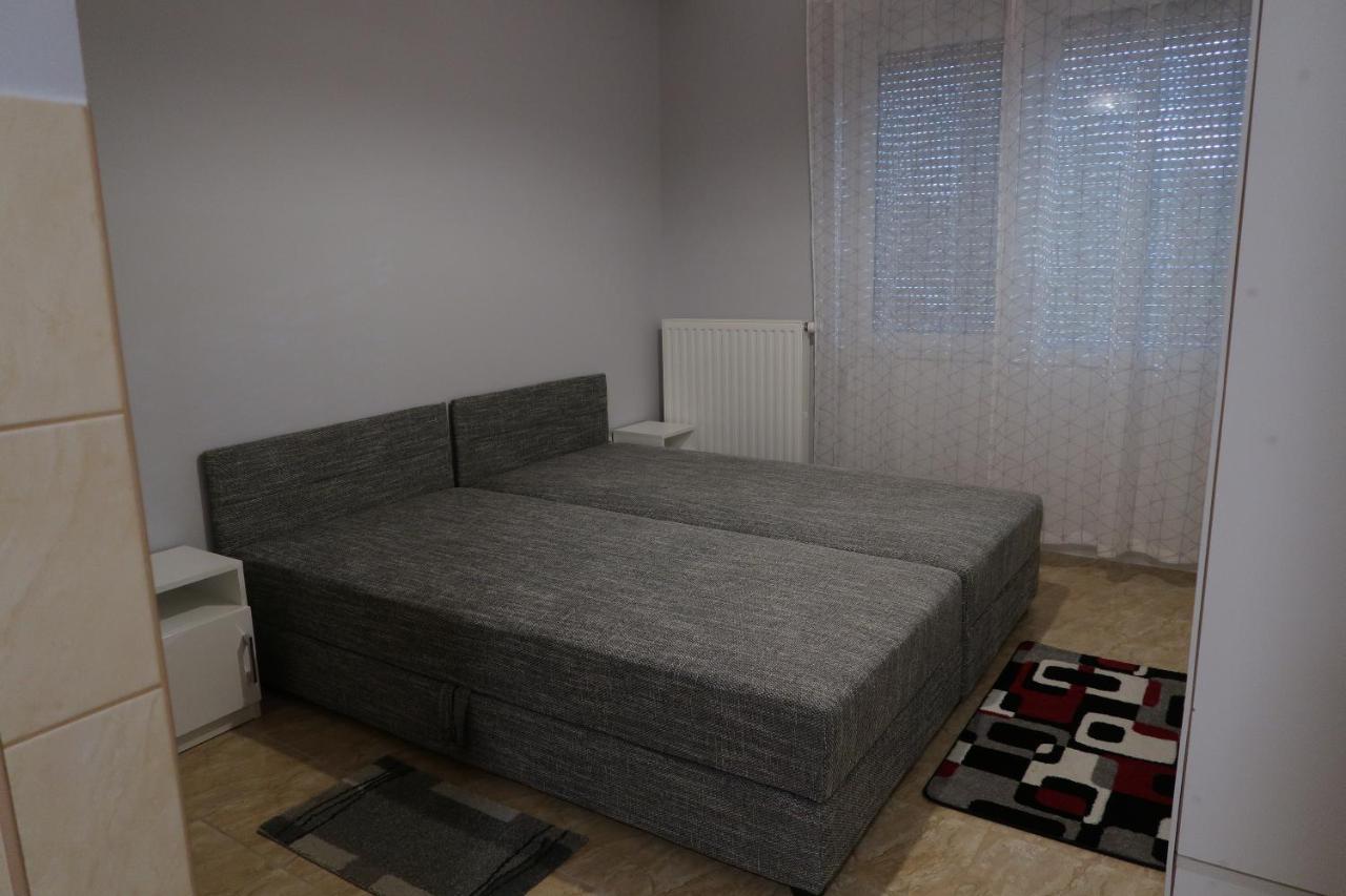 Eva Apartman Szigetvar Luaran gambar