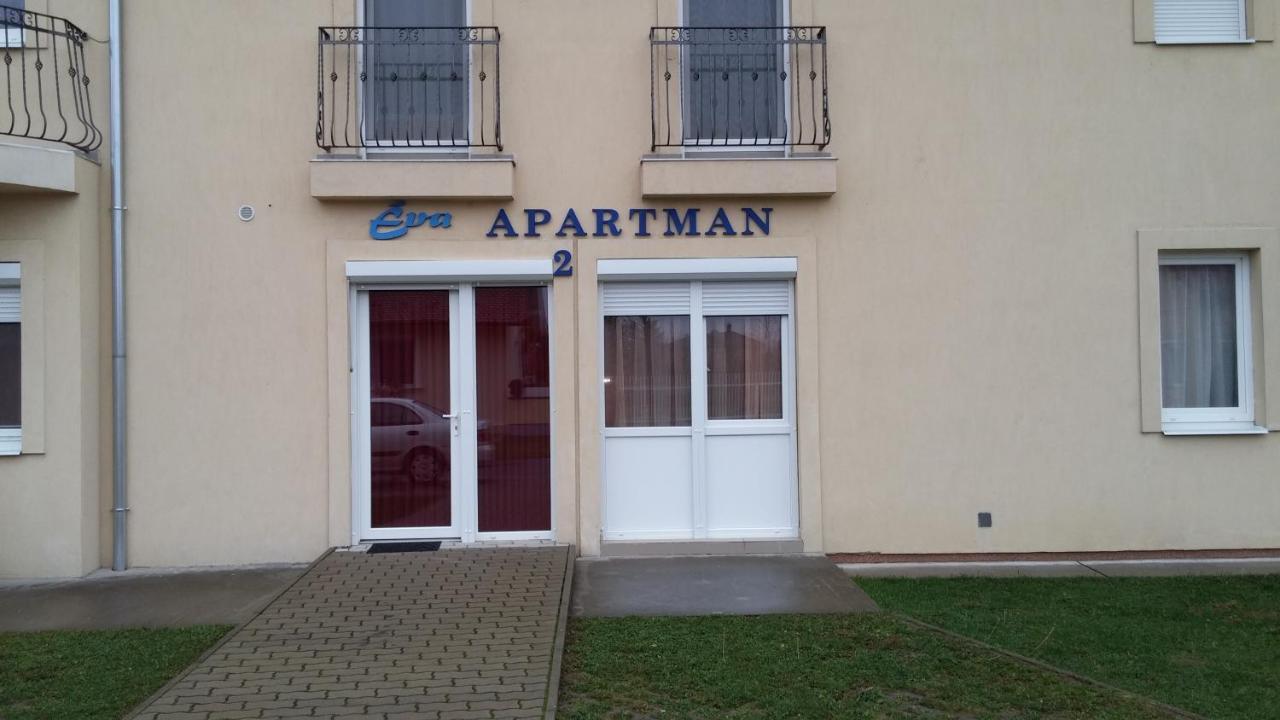 Eva Apartman Szigetvar Luaran gambar